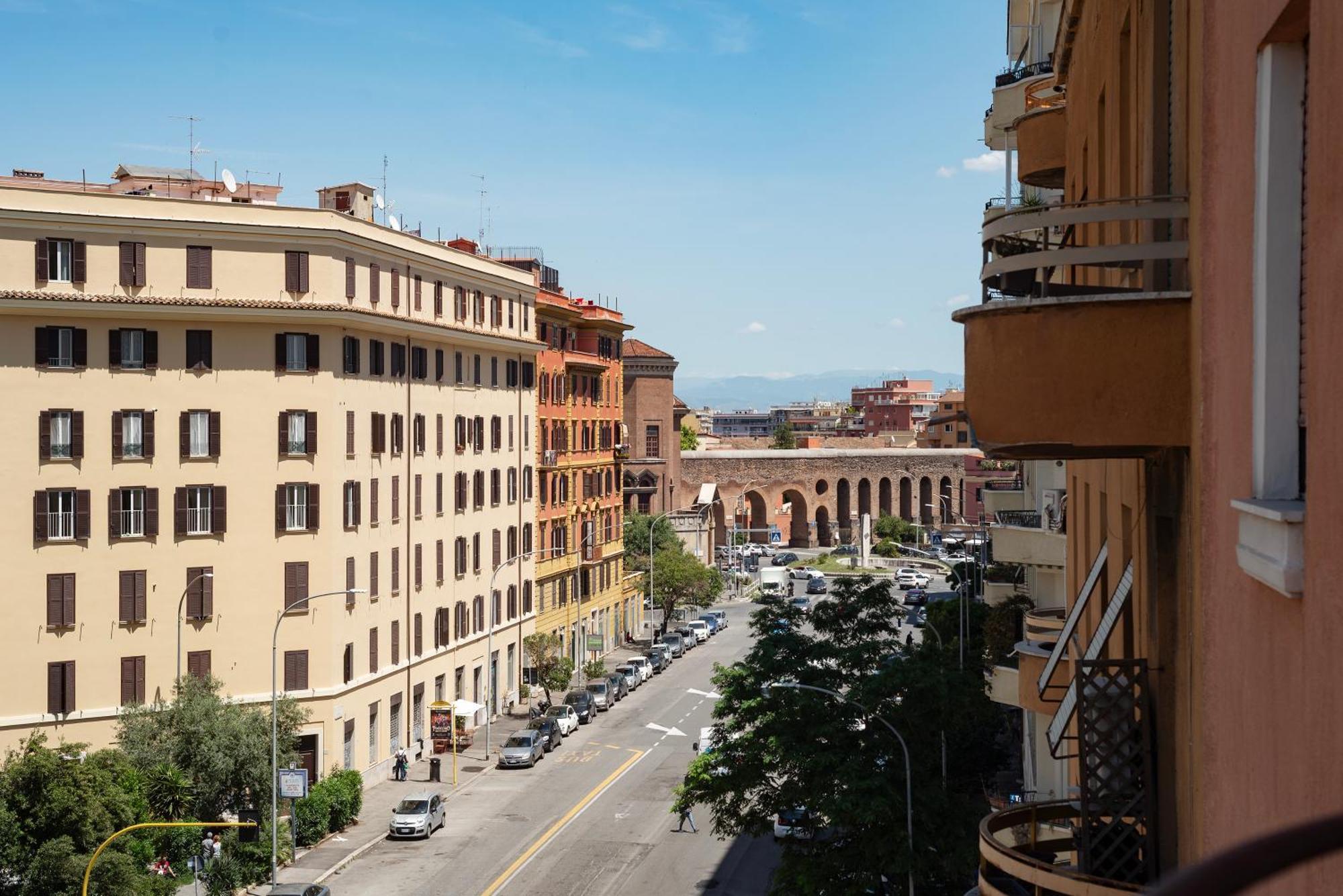 Vista Sulla Basilica Di San Giovanni Mm Lodi Apt Rome Extérieur photo